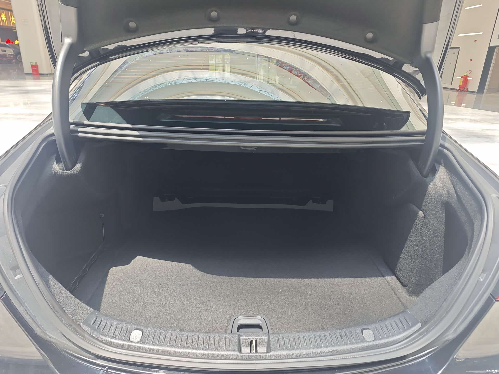 Mercedes-Benz E-Class, 2023 12