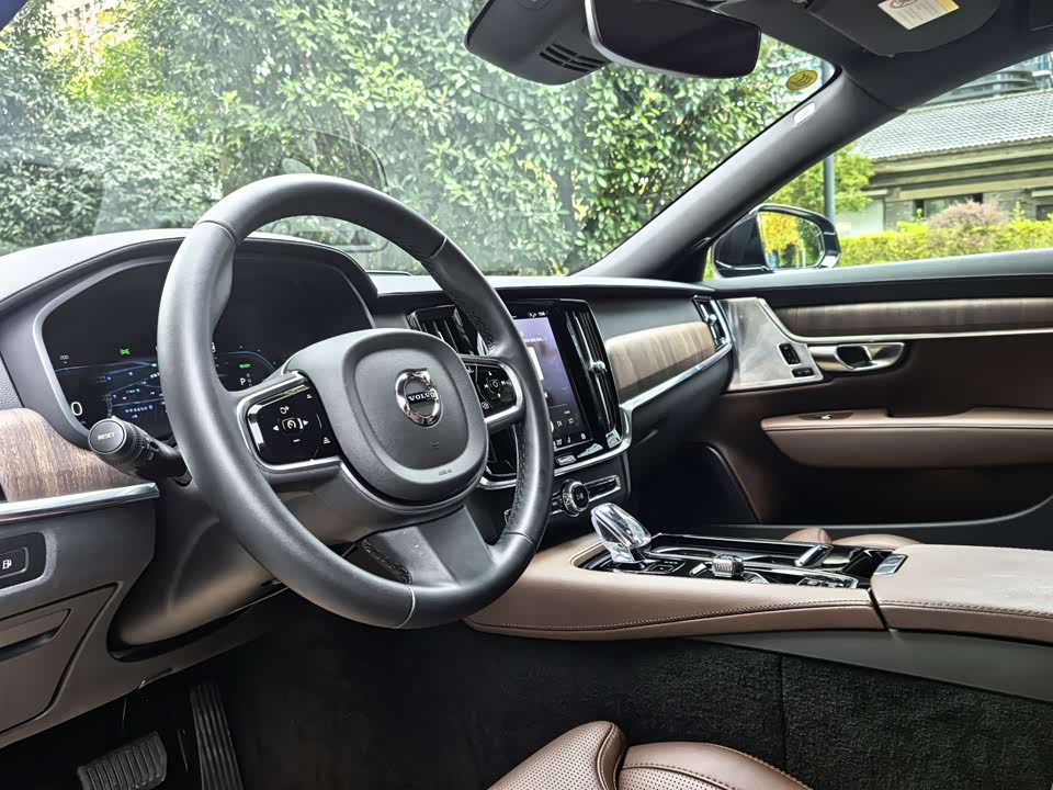 Volvo S90