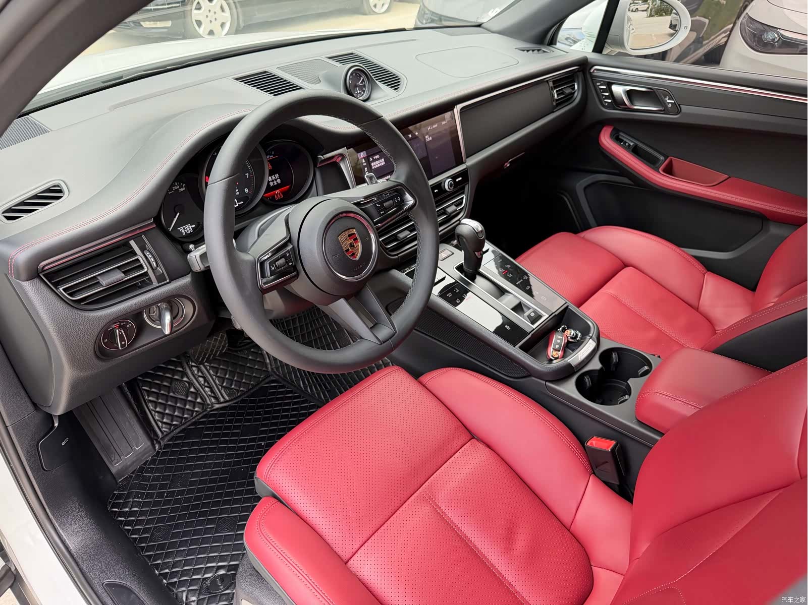 Porsche Macan, 2023 6