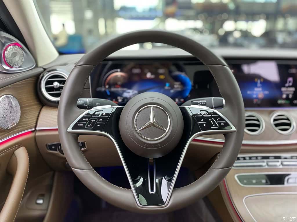 Mercedes-Benz E-Class, 2023 14