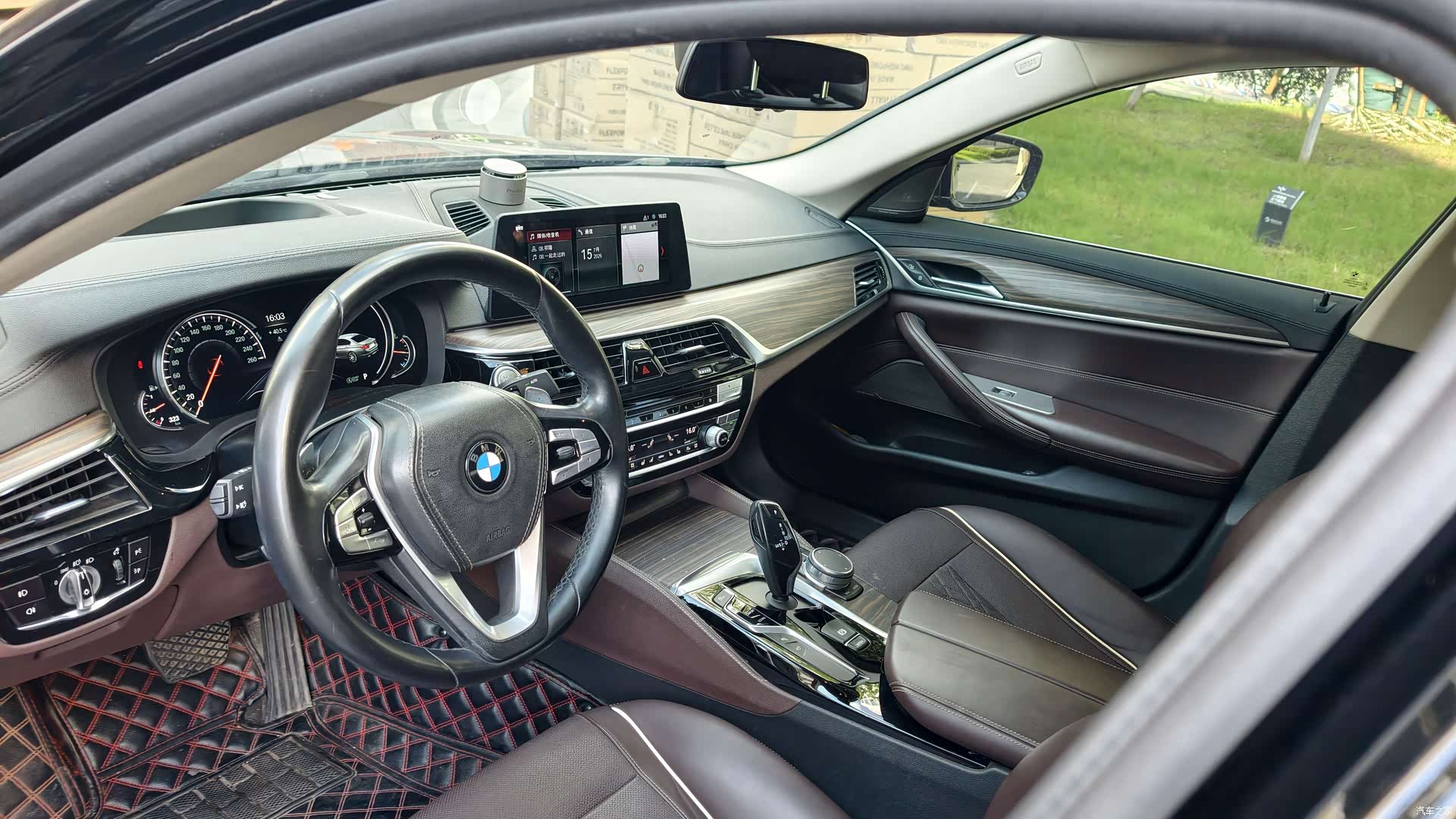BMW 5 Series, 2018 все фото