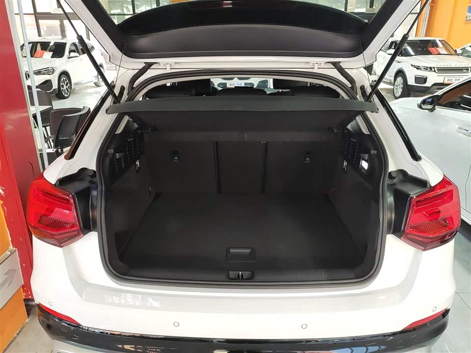 Audi Q2L