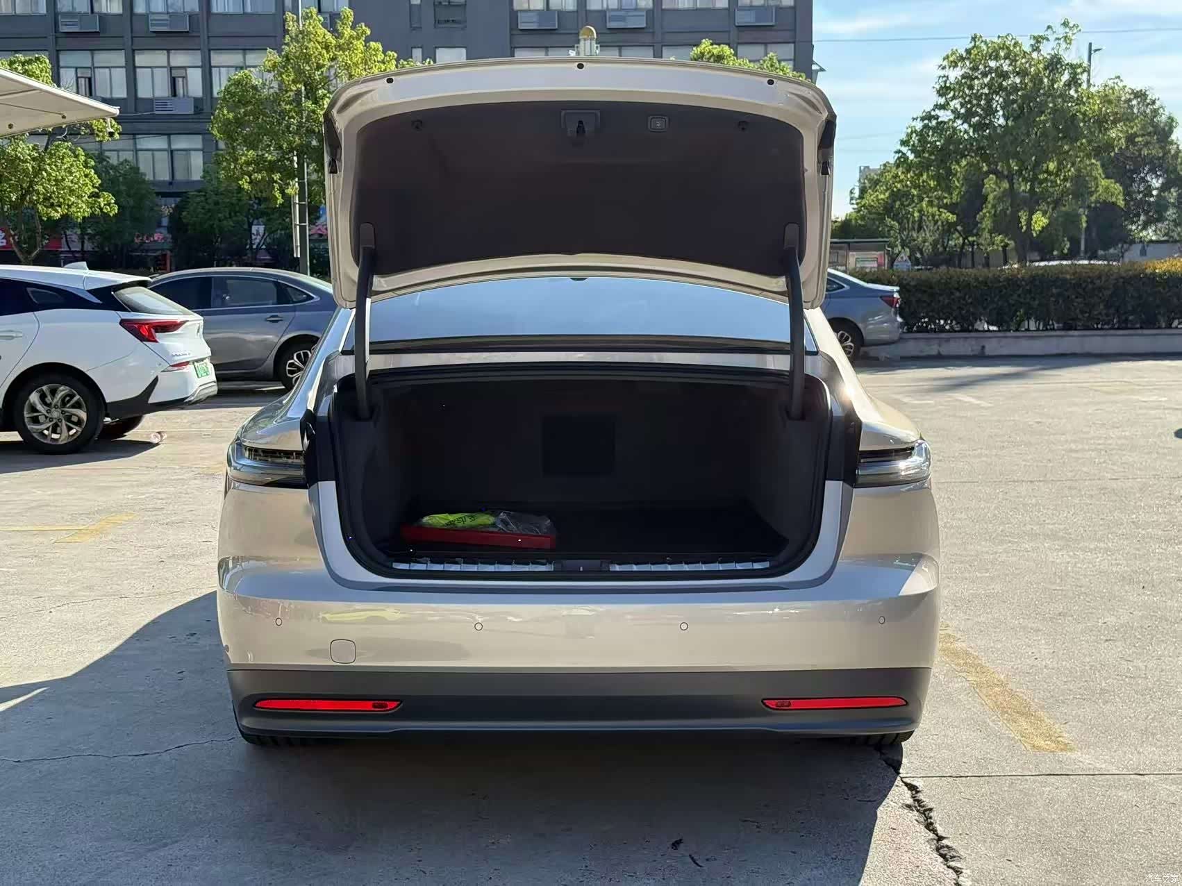 NIO ET7, 2024 16