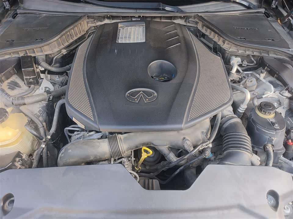 Infiniti Q50L