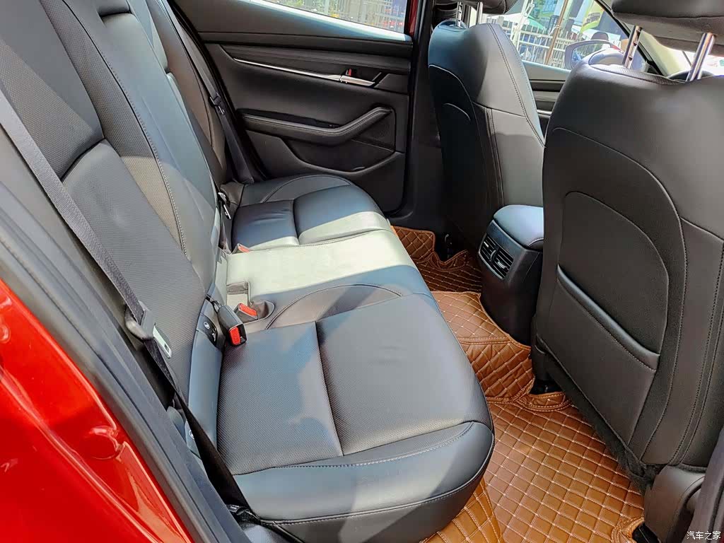 Mazda Mazda3, 2023 11