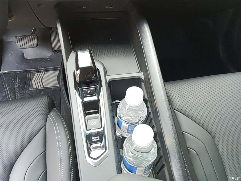 Geely Binray, 2025 14