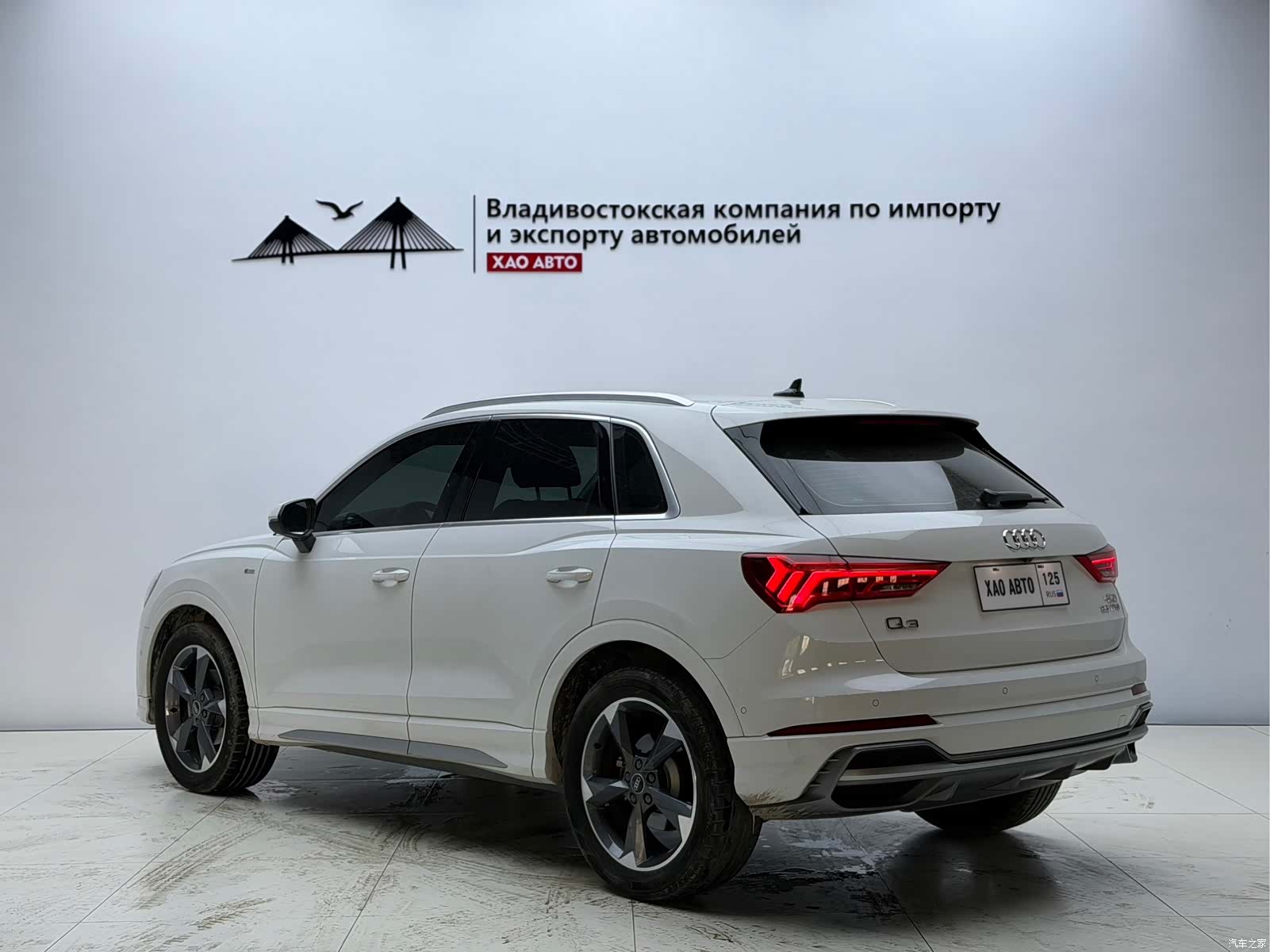Audi Q3, 2023 4