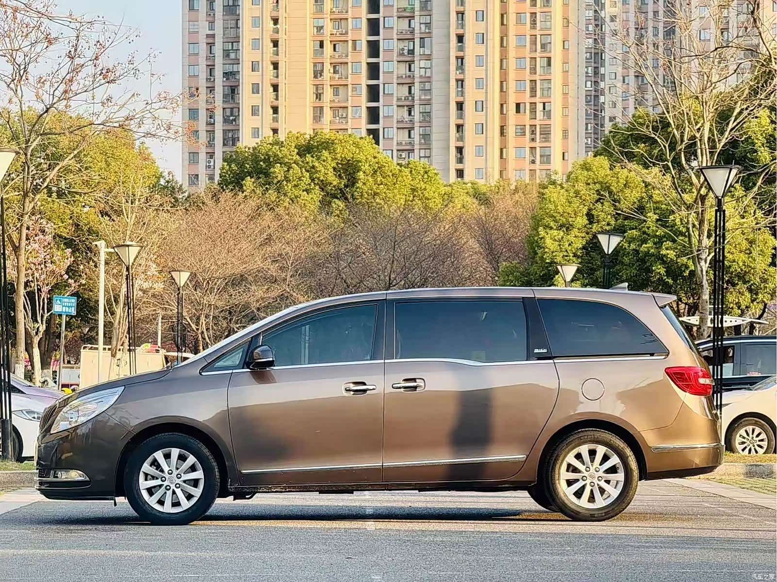 Buick GL8, 2016 4