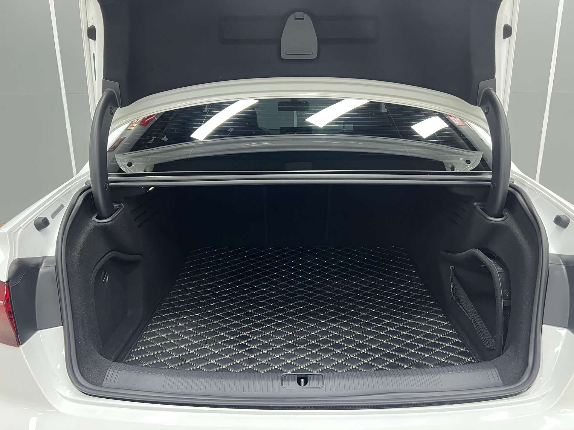 Audi A4L, 2021 18