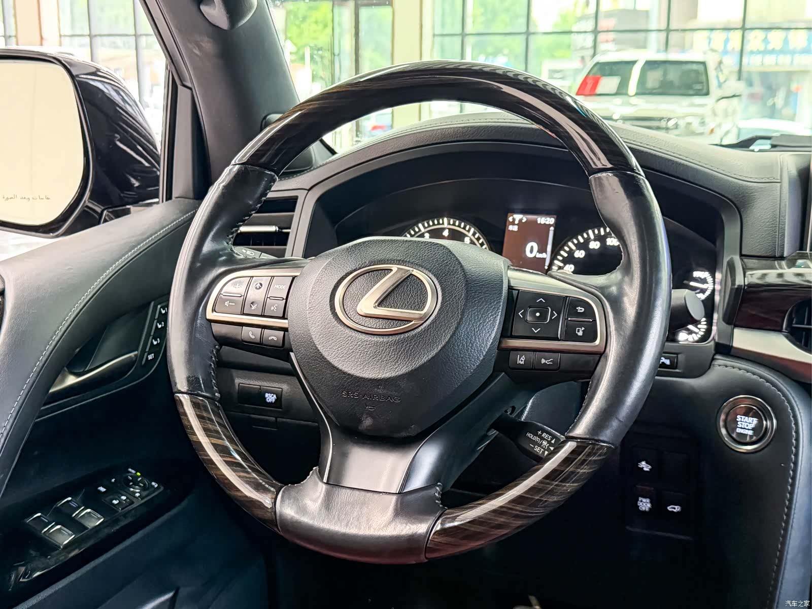 Lexus LX, 2019 14