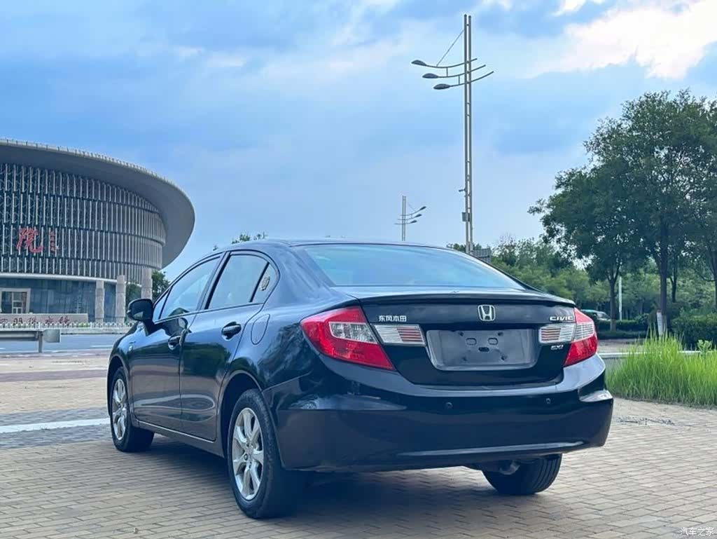 Honda Civic, 2011 6