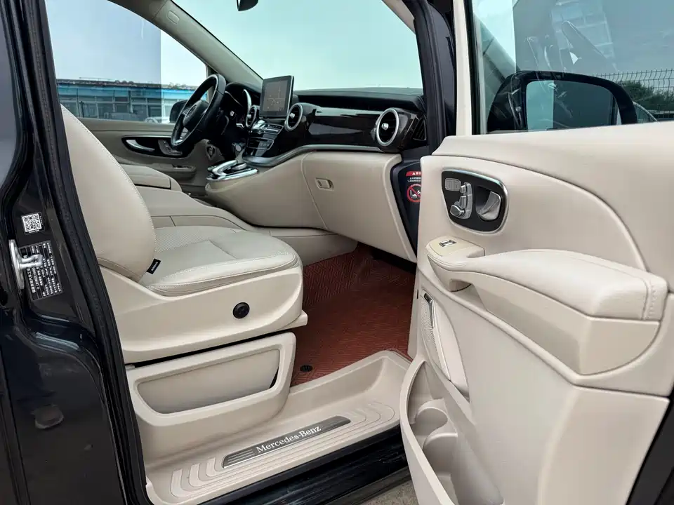 Mercedes-Benz V-class