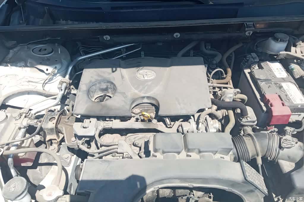 Toyota RAV4, 2020 10