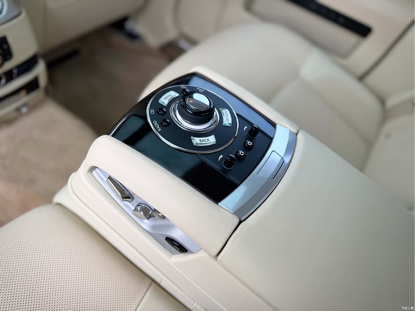 Rolls-Royce Ghost, 2011 22