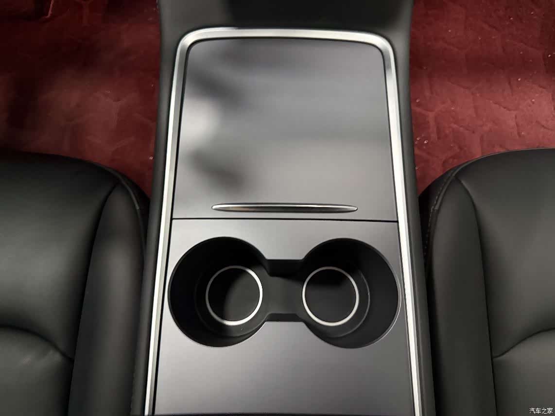 Tesla Model Y, 2023 10