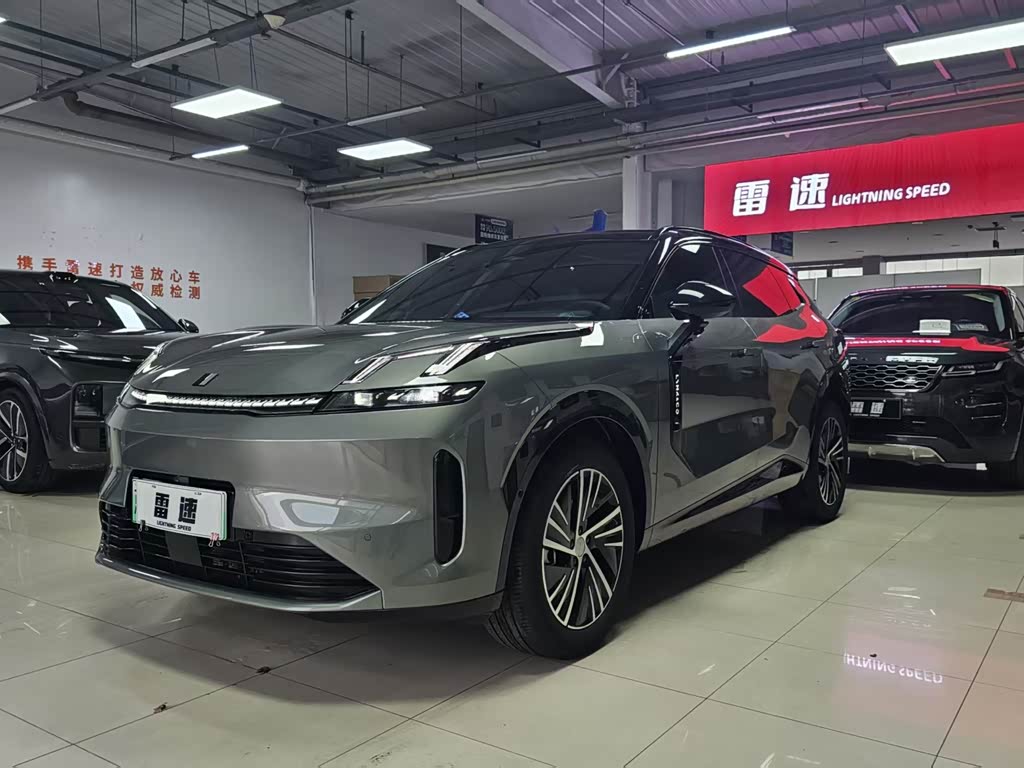Lynk & Co 08 EM-P