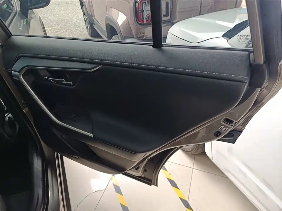 Toyota RAV4 Rongfang