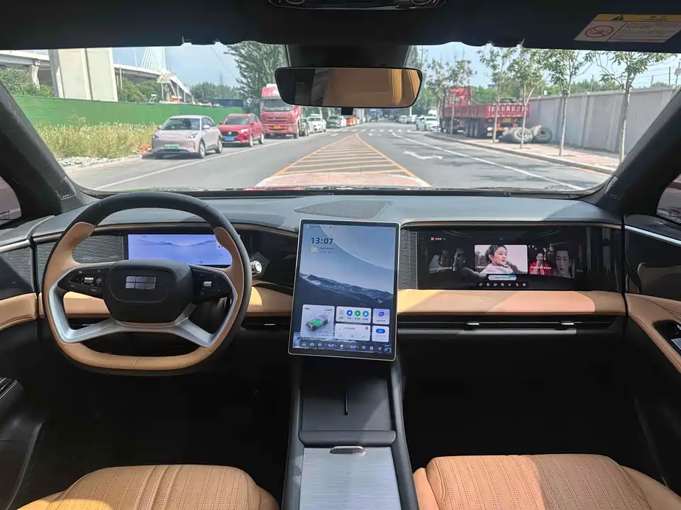 Geely Galaxy Galaxy L7