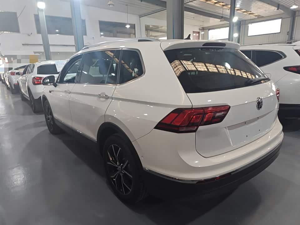 Volkswagen Tiguan L
