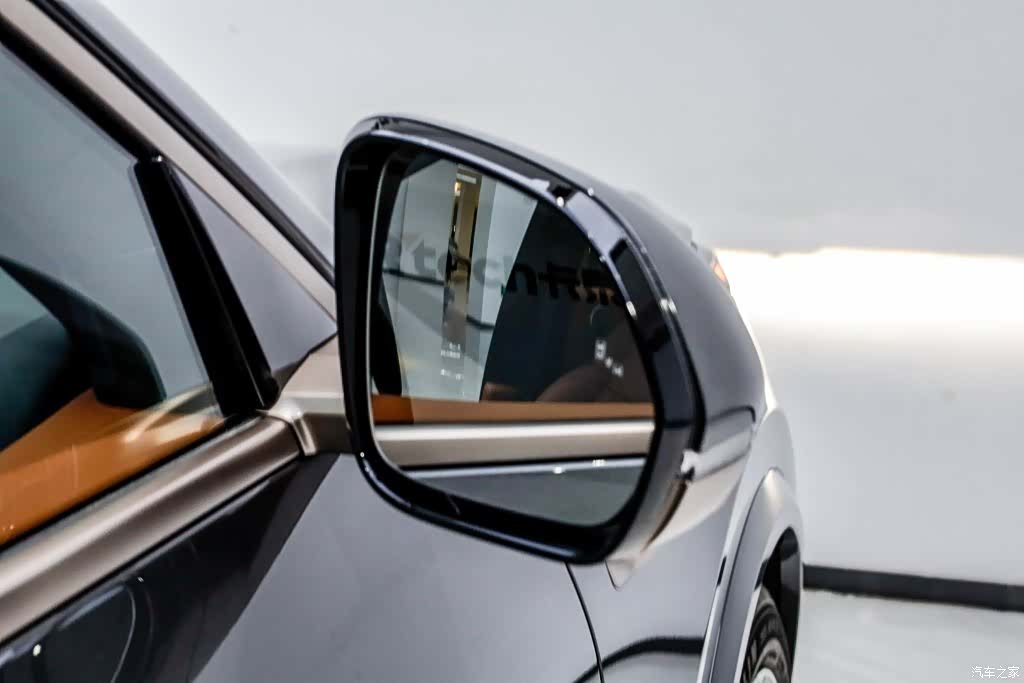 Li Auto L9, 2025 6