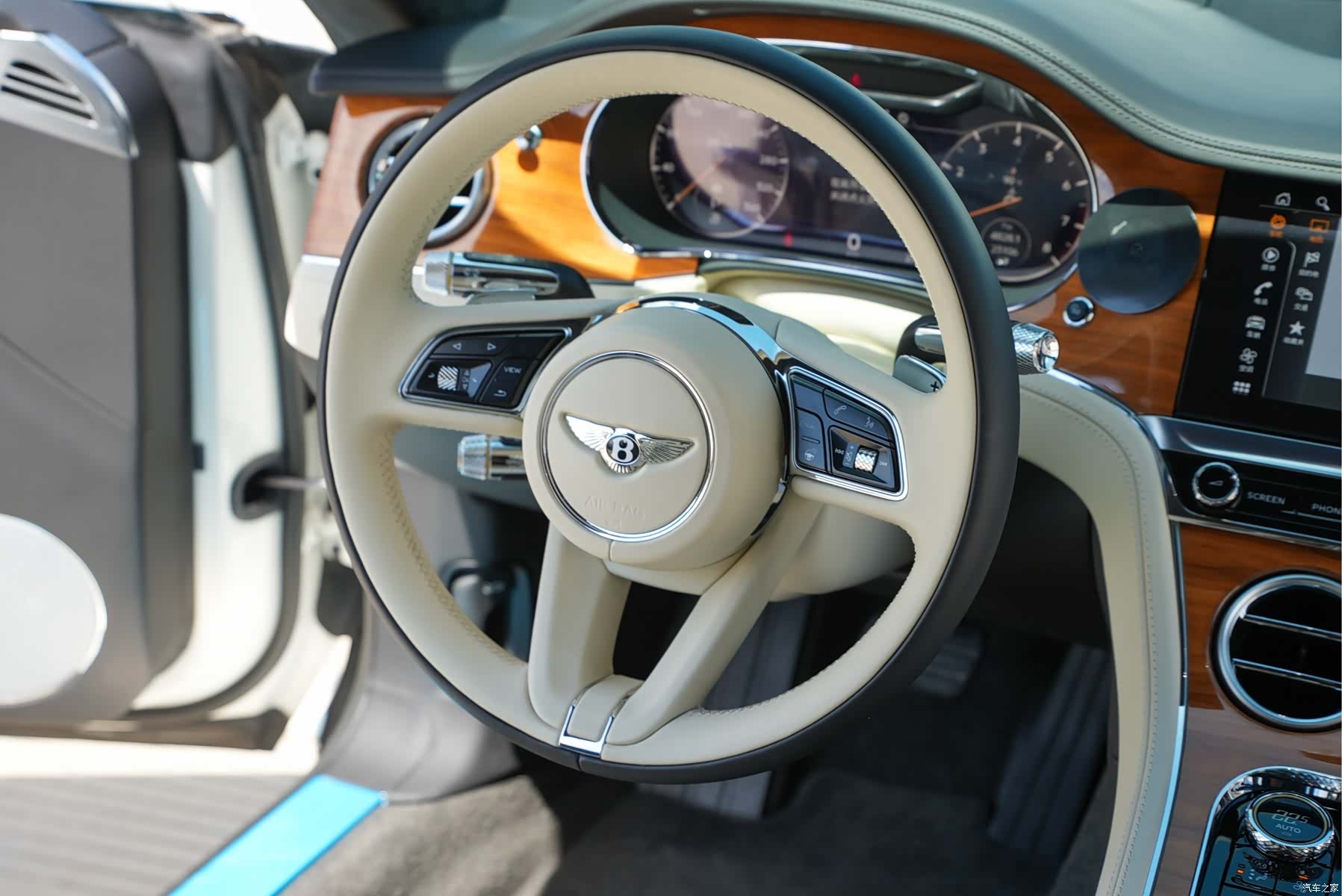 Bentley Continental GT, 2021 13