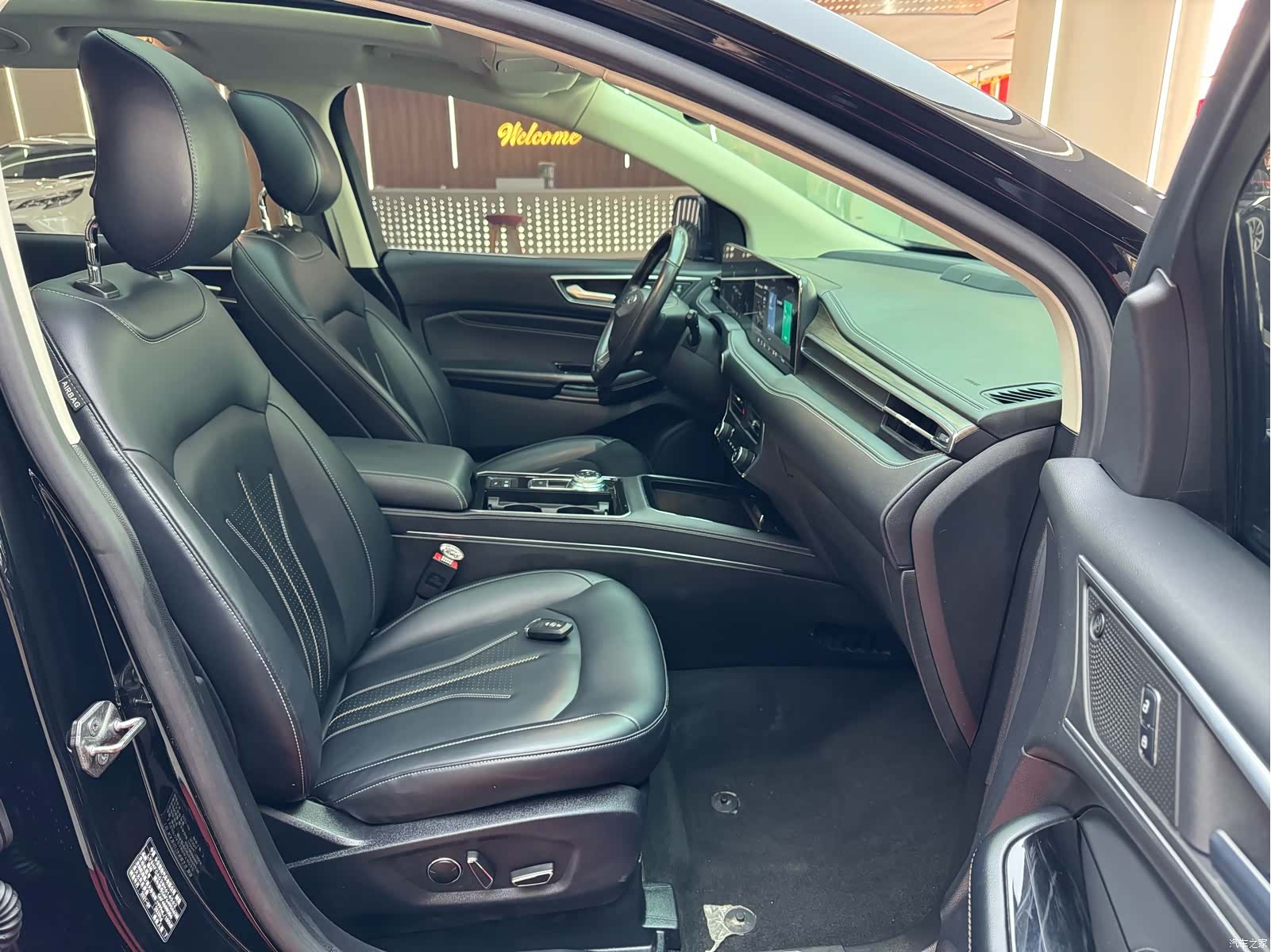 Ford Edge, 2022 35