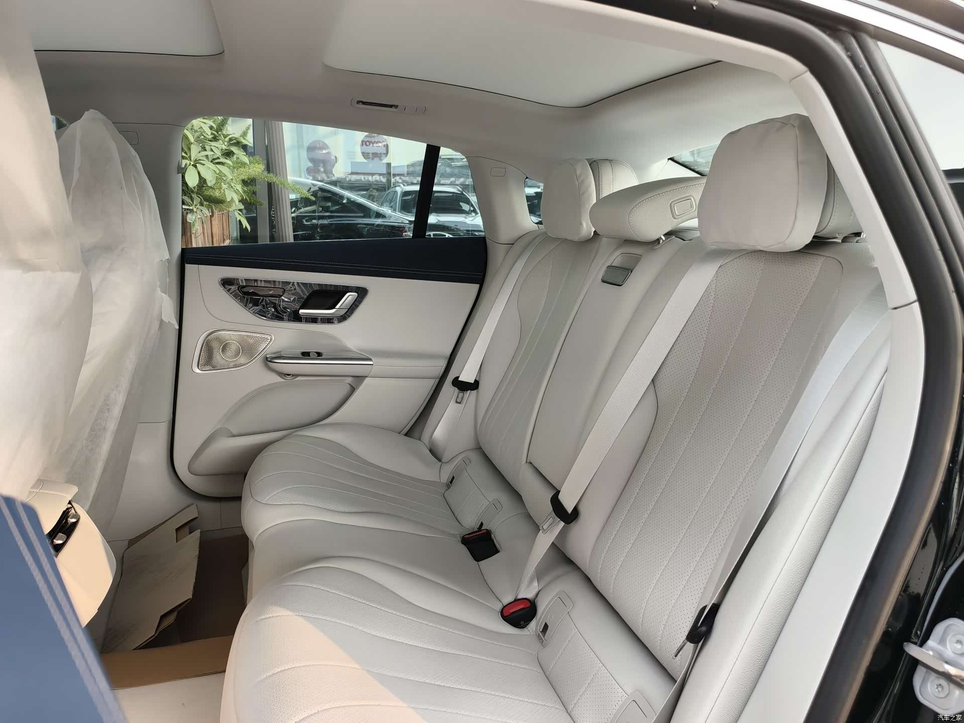 Mercedes-Benz EQE, 2025 21