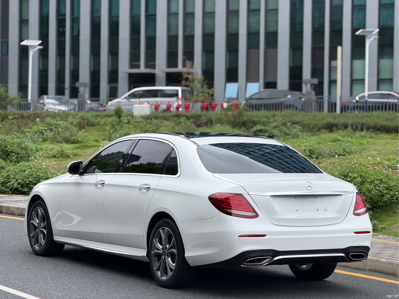 Mercedes-Benz E-Class, 2020 16