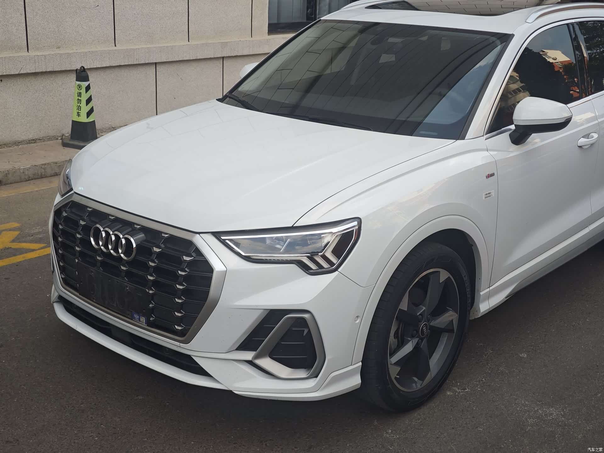 Audi Q3, 2022 3