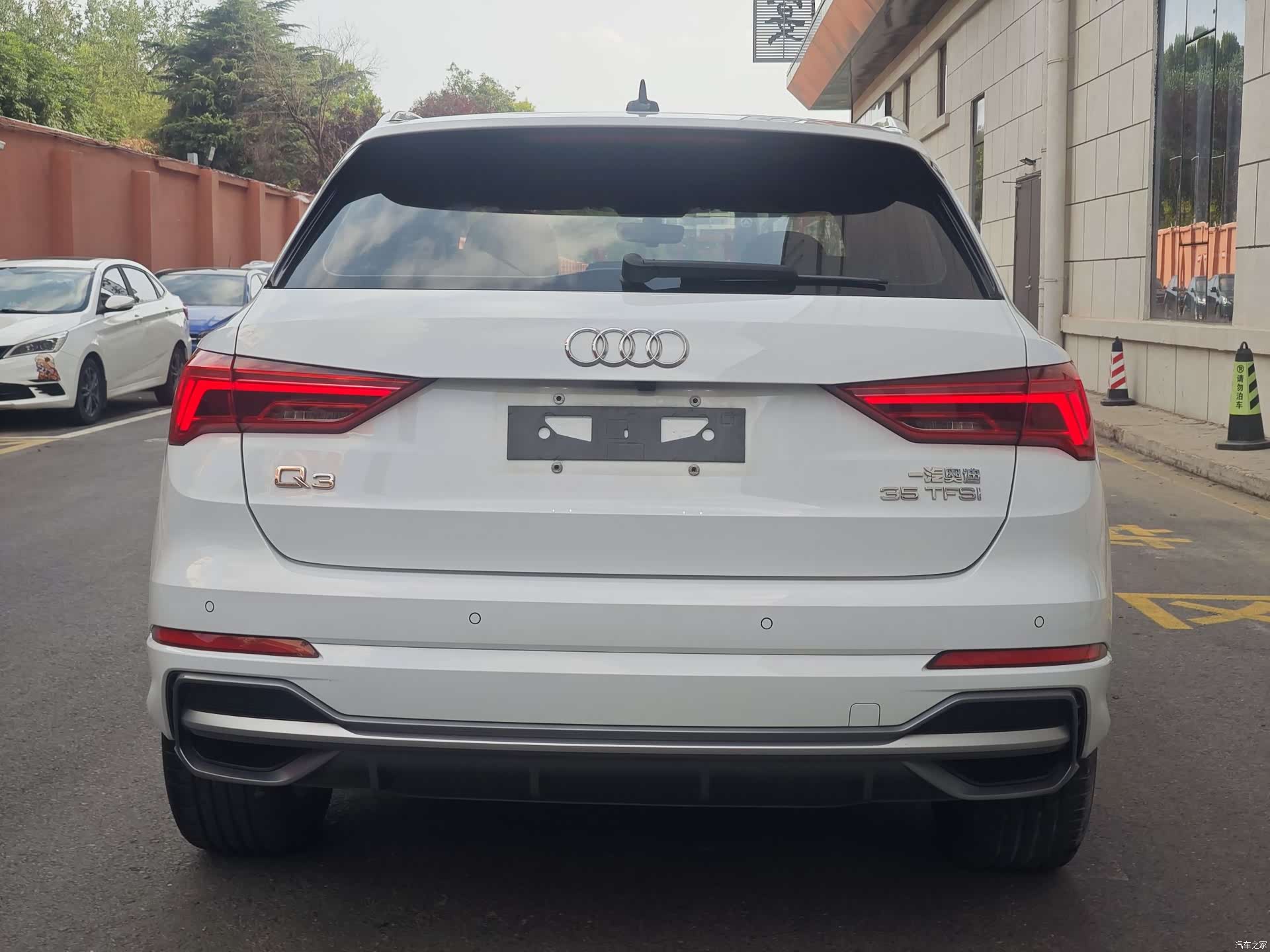 Audi Q3, 2022 13