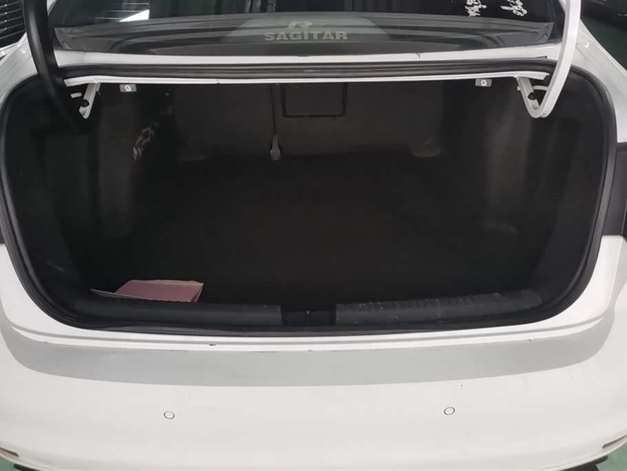 Volkswagen Sagitar