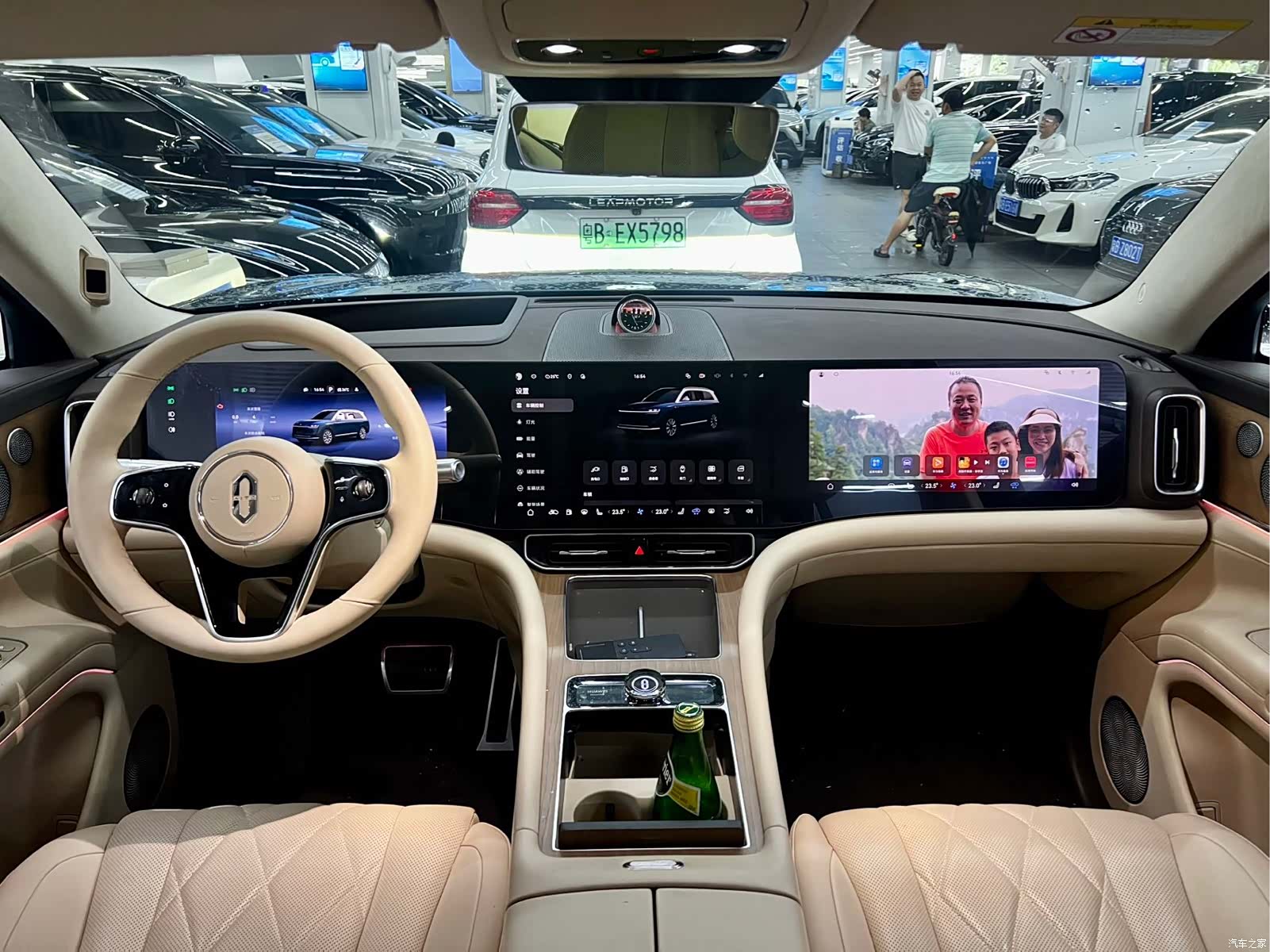 AITO M9, 2024 все фото