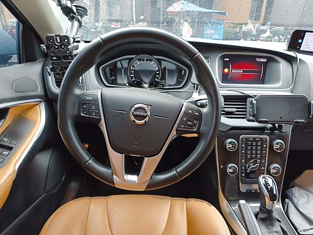 Volvo V40, 2019 3