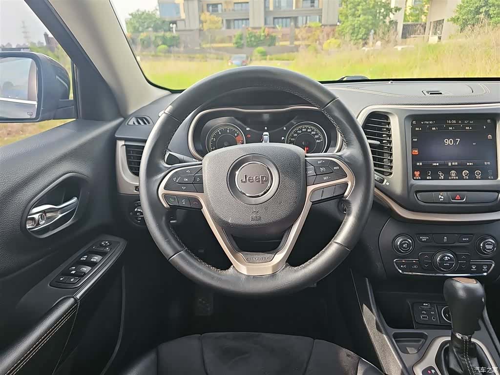 Jeep Cherokee, 2016 3