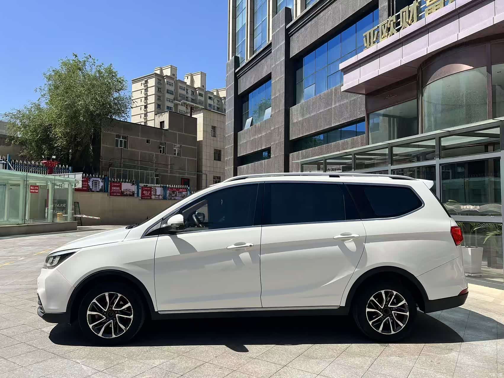 Wuling 730, 2017 14