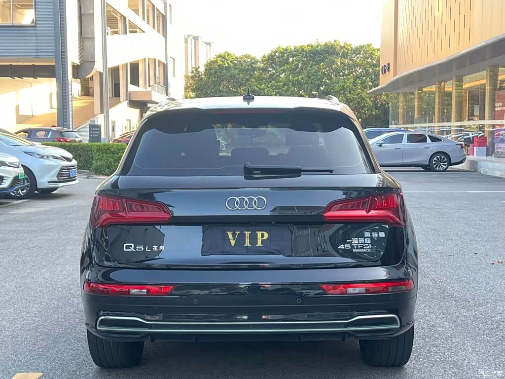 Audi Q5L, 2019 9