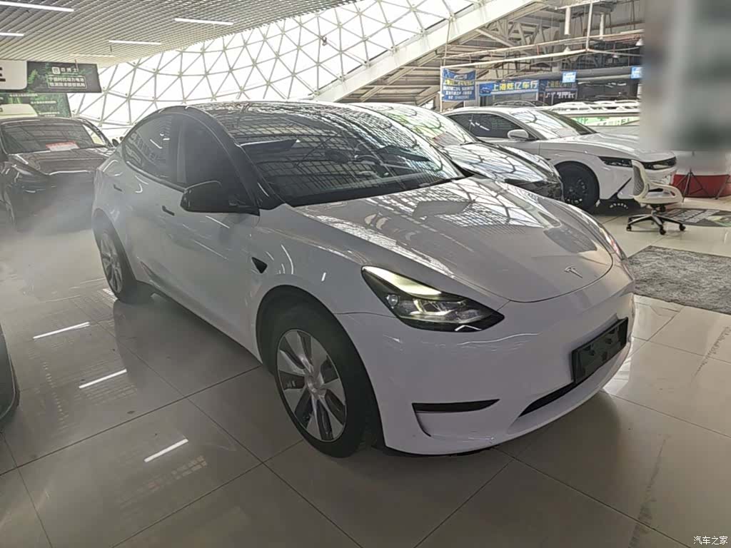 Tesla Model Y, 2022 4