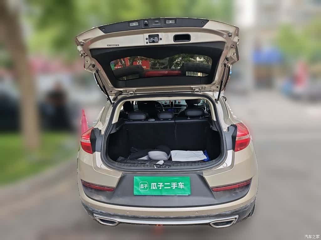 Geely Emgrand, 2017 10