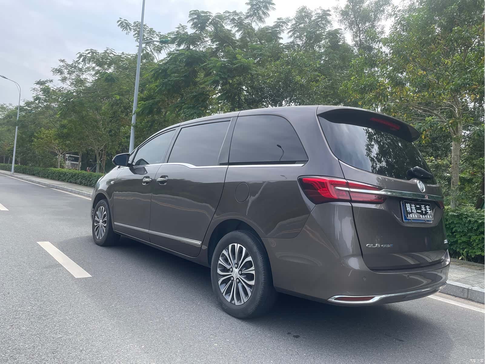 Buick GL8, 2022 3
