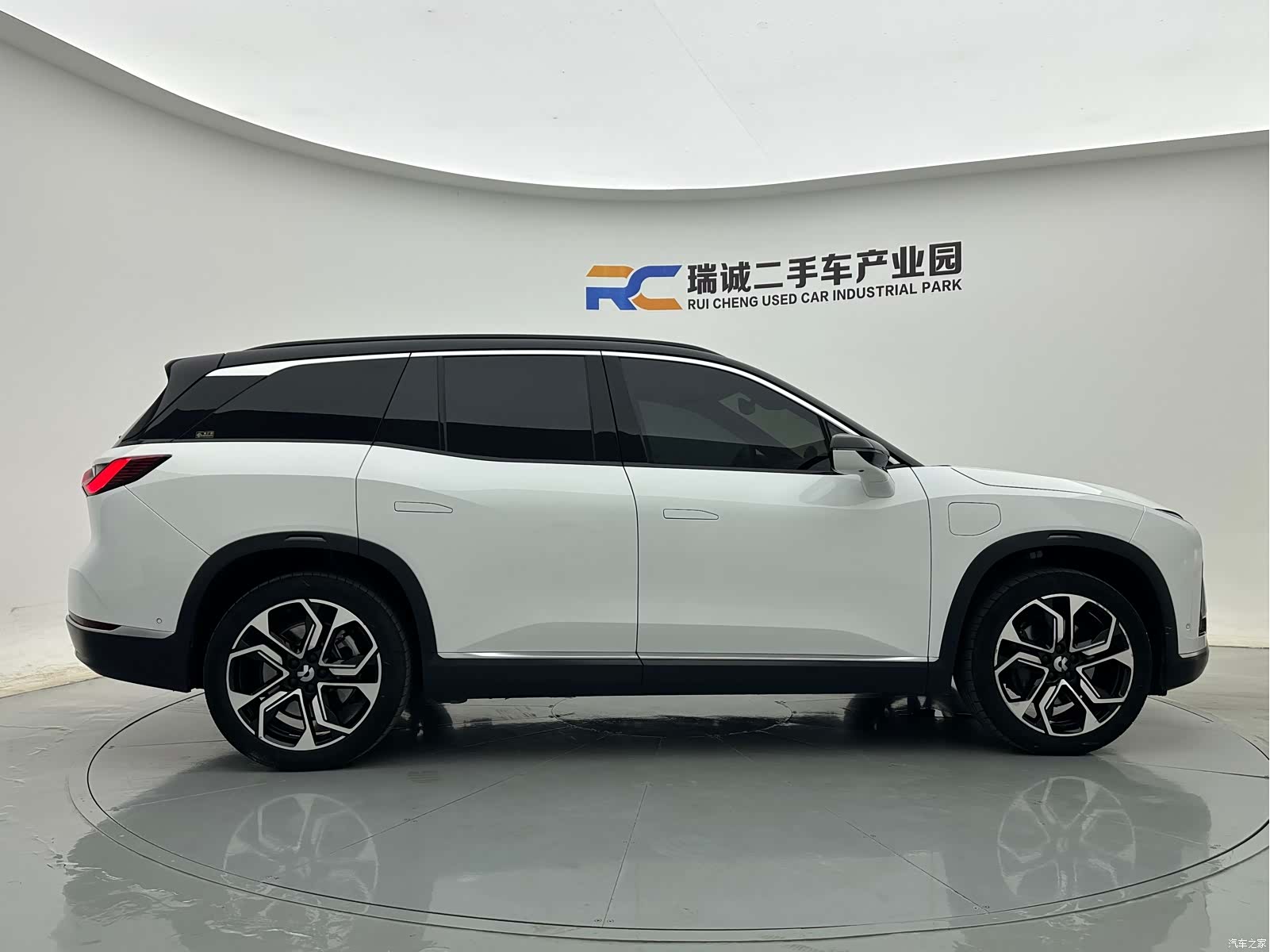 NIO ES8, 2022 4