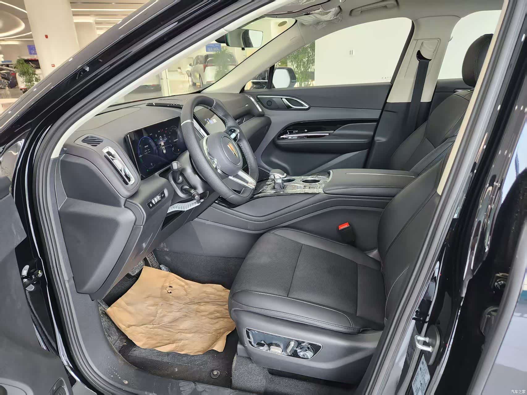 Hongqi HS3, 2026 4