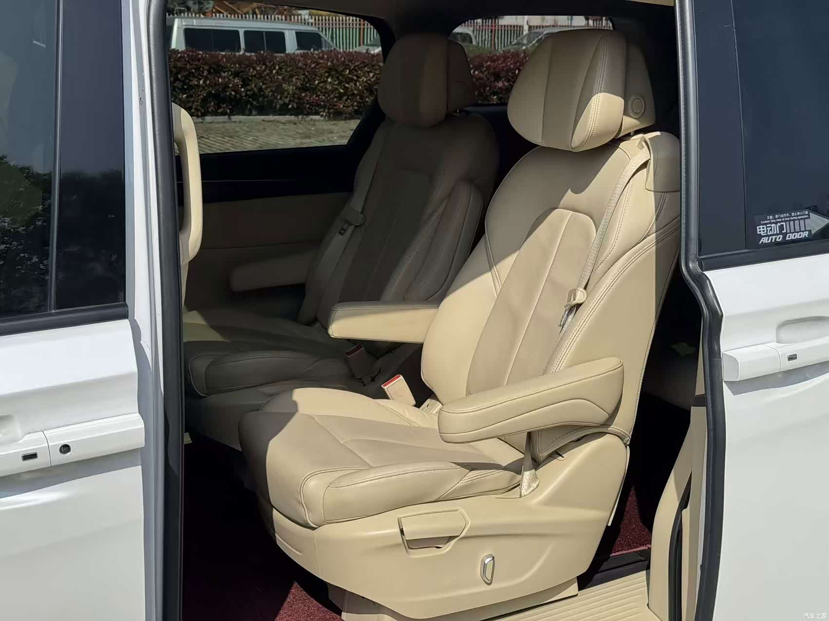 Buick GL8, 2022 12