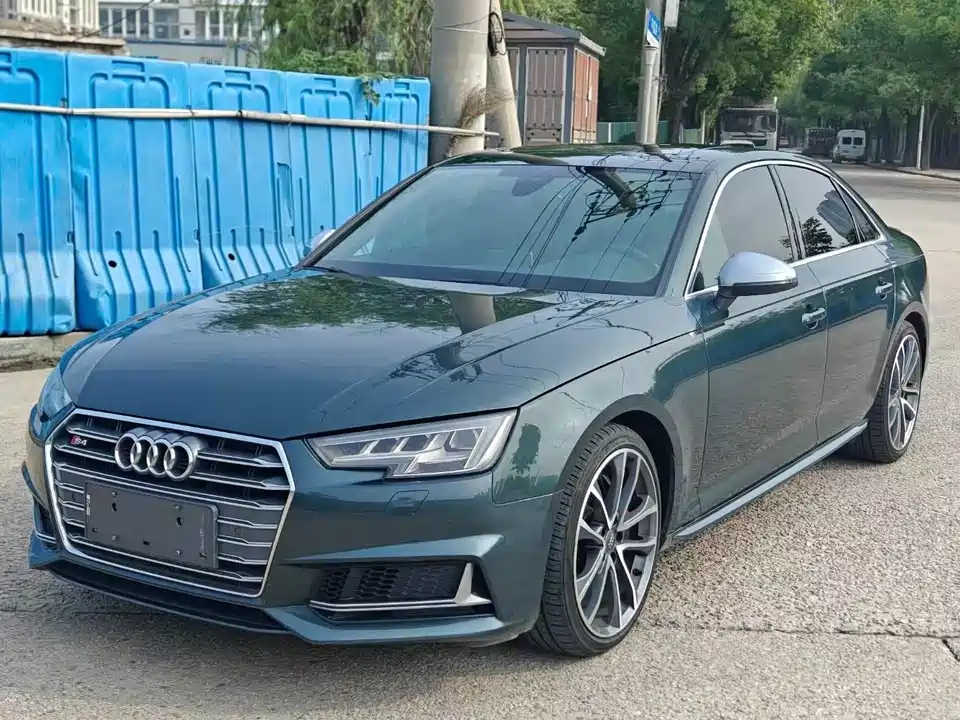 Audi S4