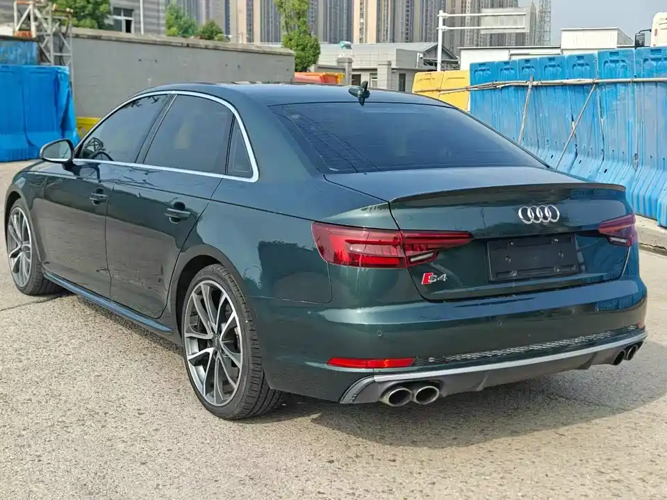 Audi S4