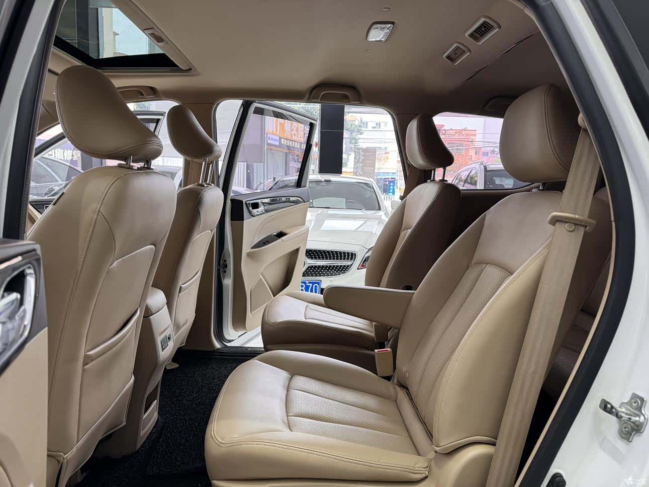 Wuling 730, 2017 9