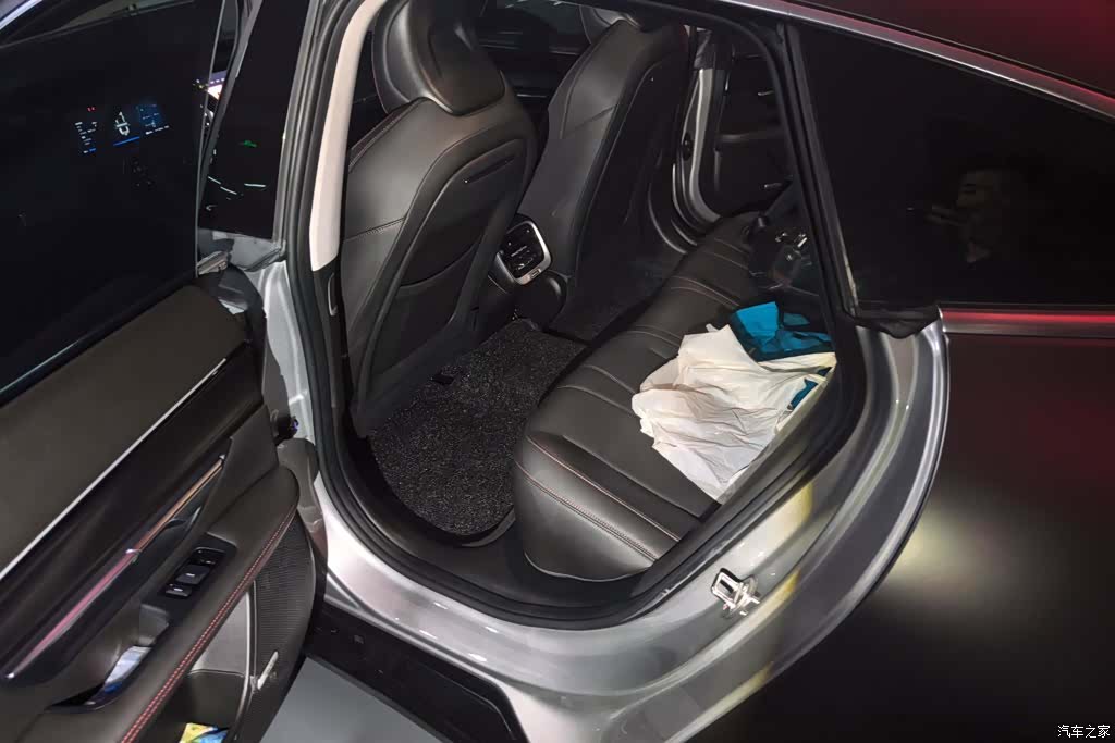 Xpeng P7, 2021 11