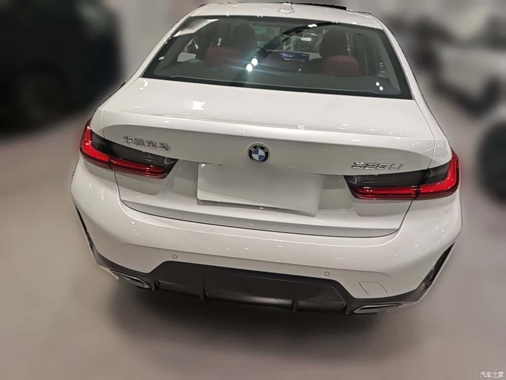 BMW 3 Series, 2025 10