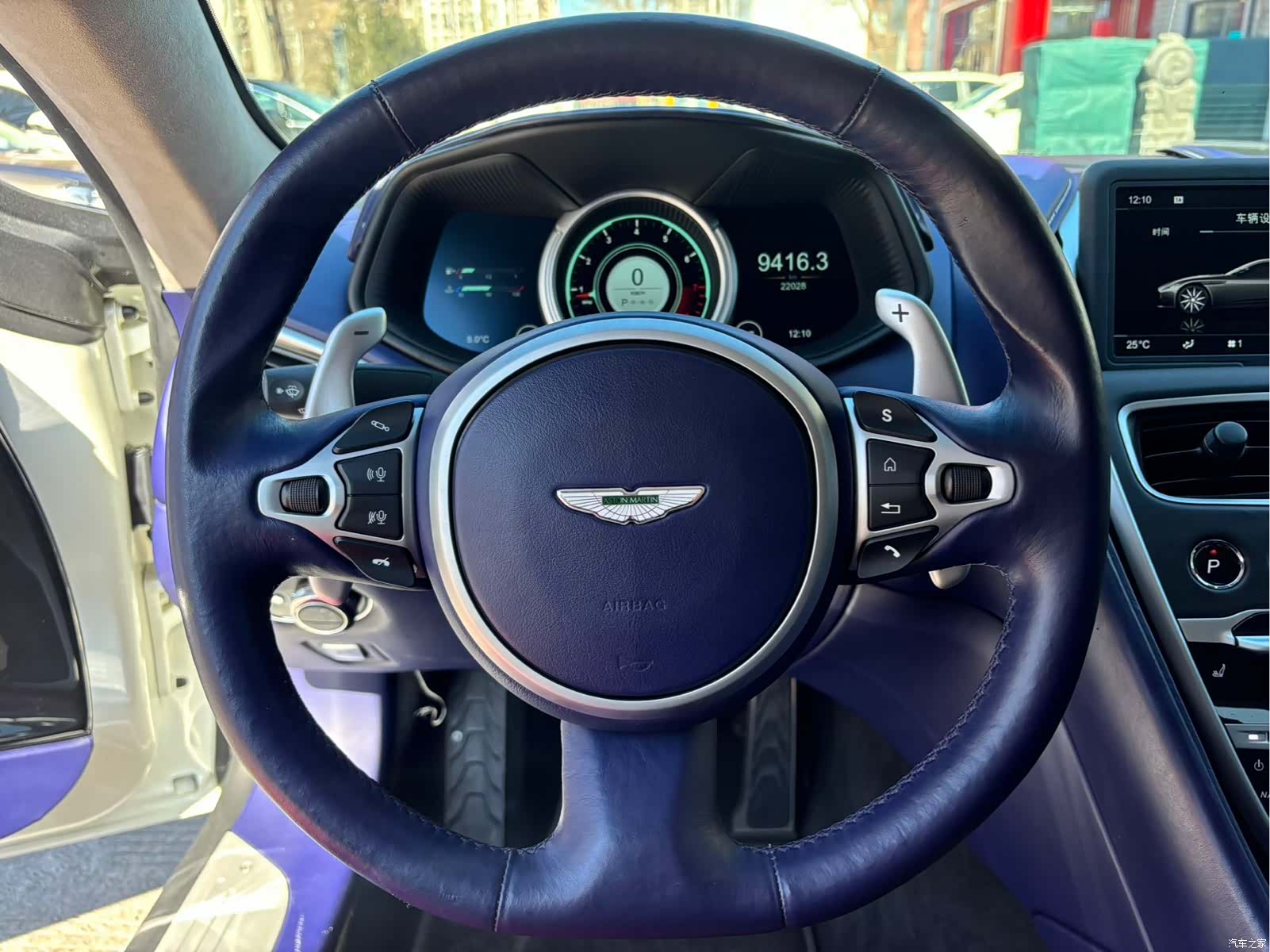 Aston Martin DB11, 2019 11