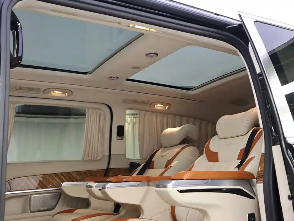 Mercedes-Benz V-class