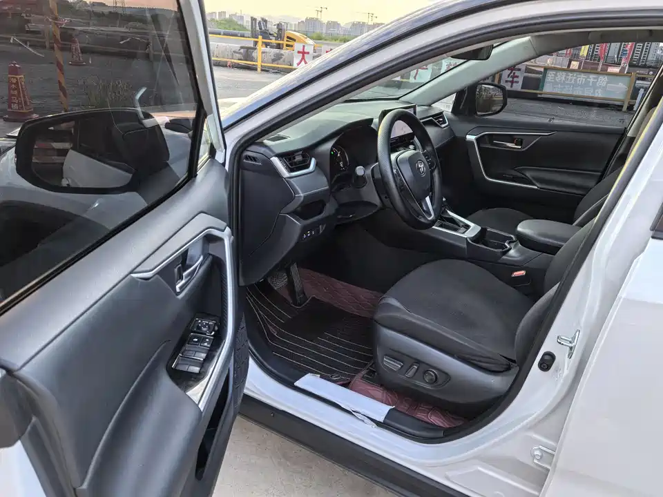 Toyota RAV4 Rongfang